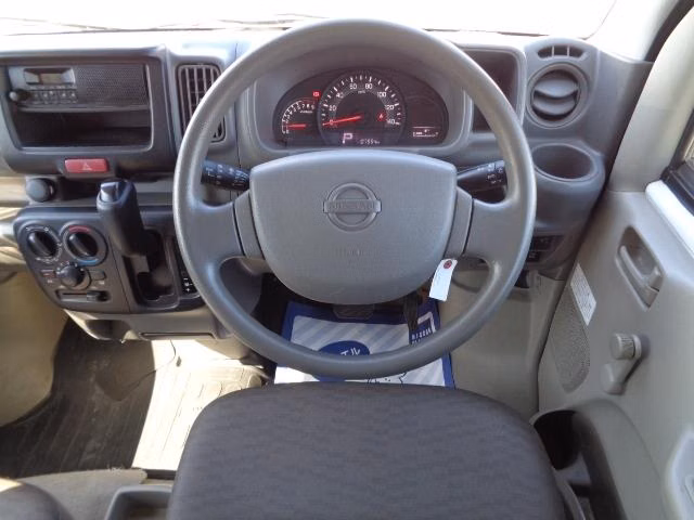 NISSAN NV100 CLIPPER