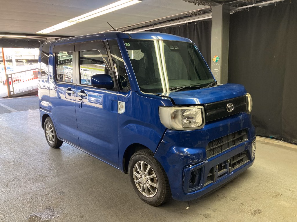 TOYOTA PIXIS MEGA