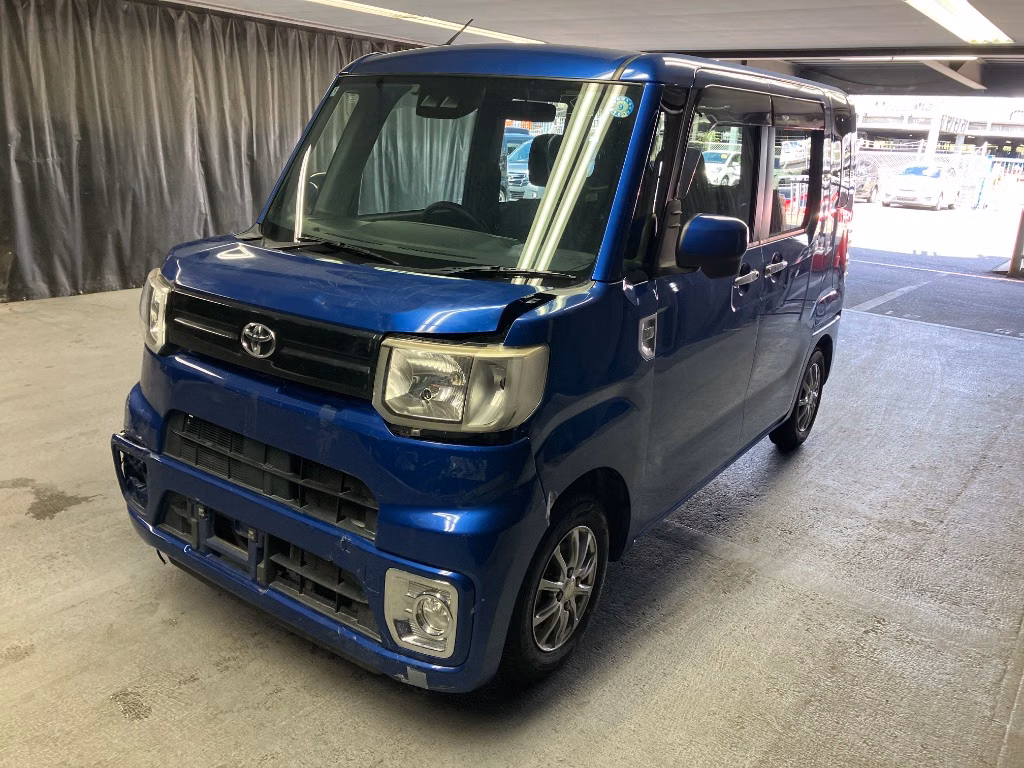 TOYOTA PIXIS MEGA