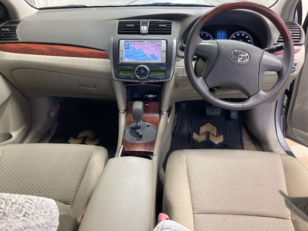 TOYOTA PREMIO