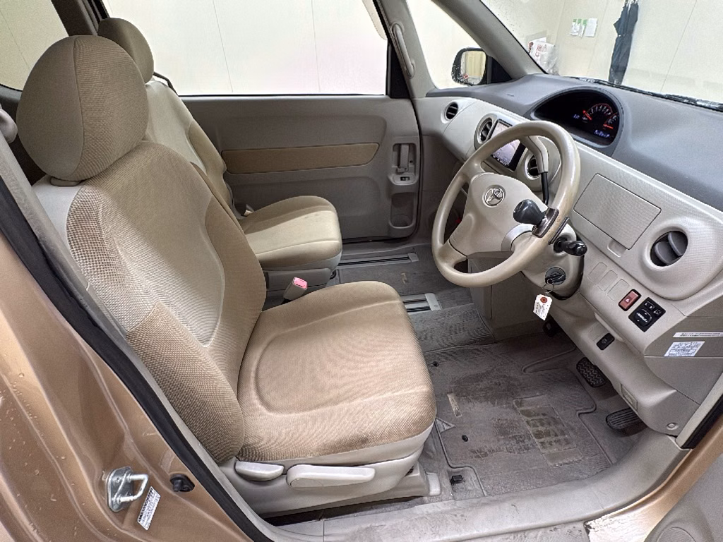 TOYOTA PORTE