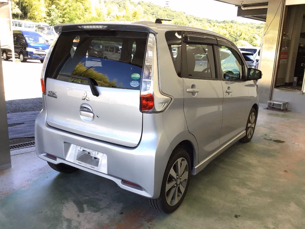 MITSUBISHI EK CUSTOM