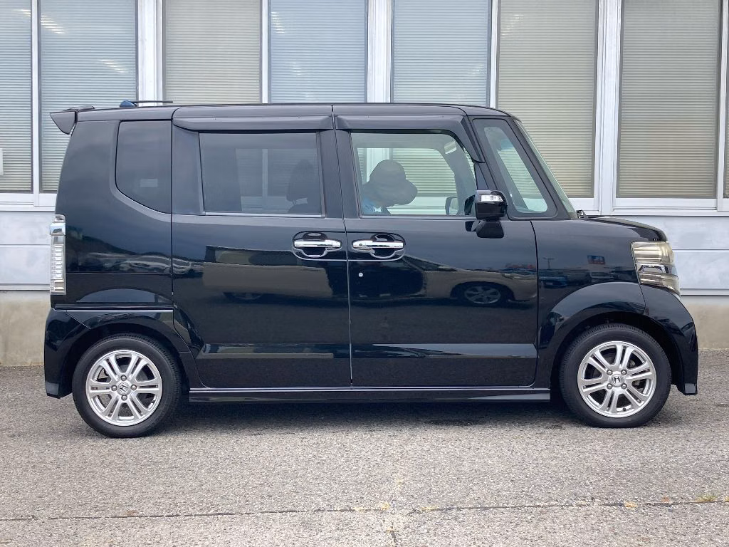 HONDA N-BOX