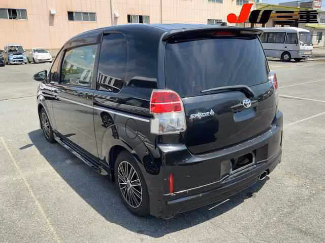 TOYOTA SPADE