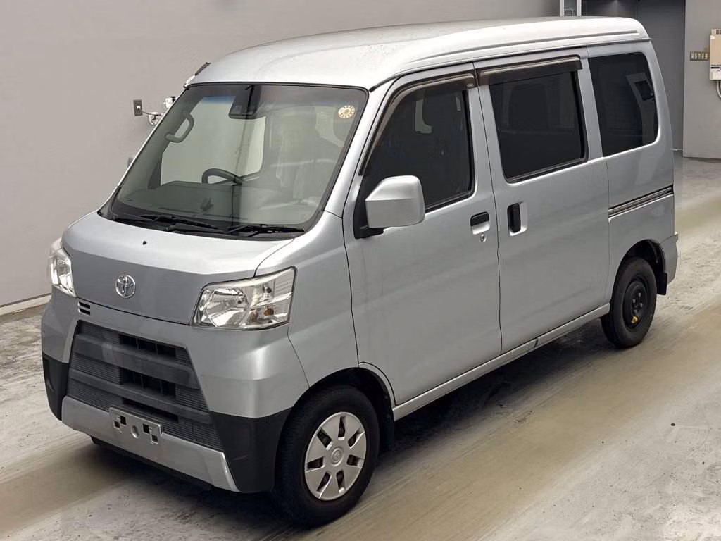 TOYOTA PIXIS VAN