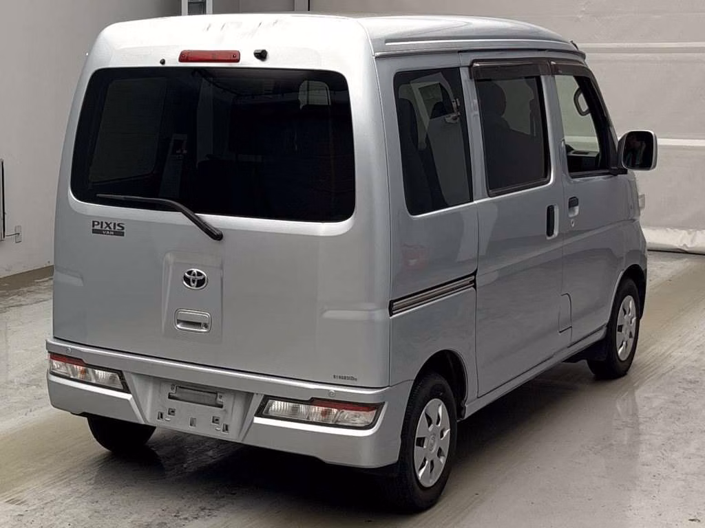 TOYOTA PIXIS VAN