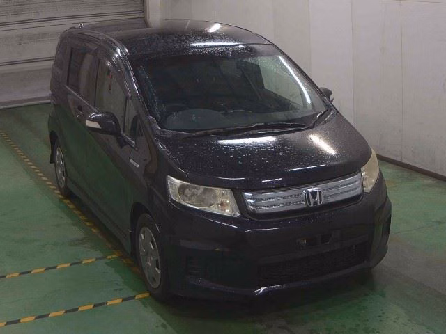 HONDA FREED SPIKE