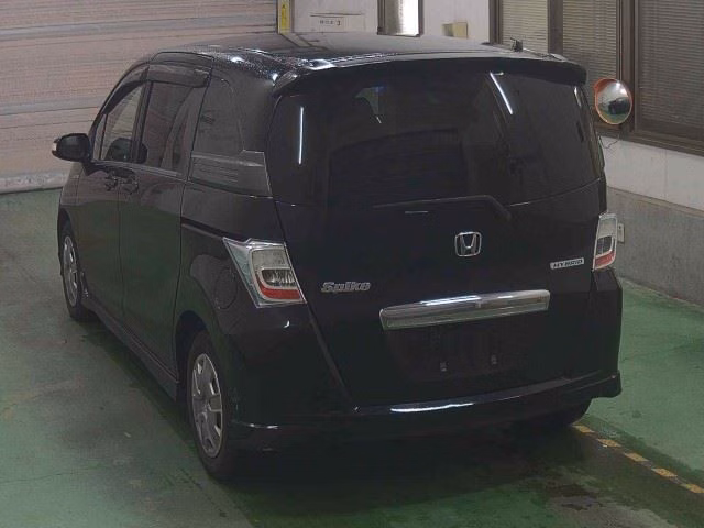 HONDA FREED SPIKE