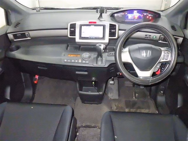 HONDA FREED SPIKE