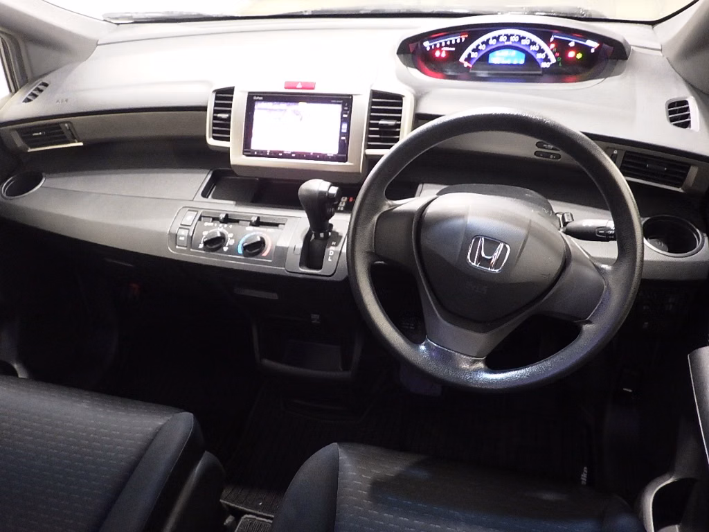 HONDA FREED SPIKE
