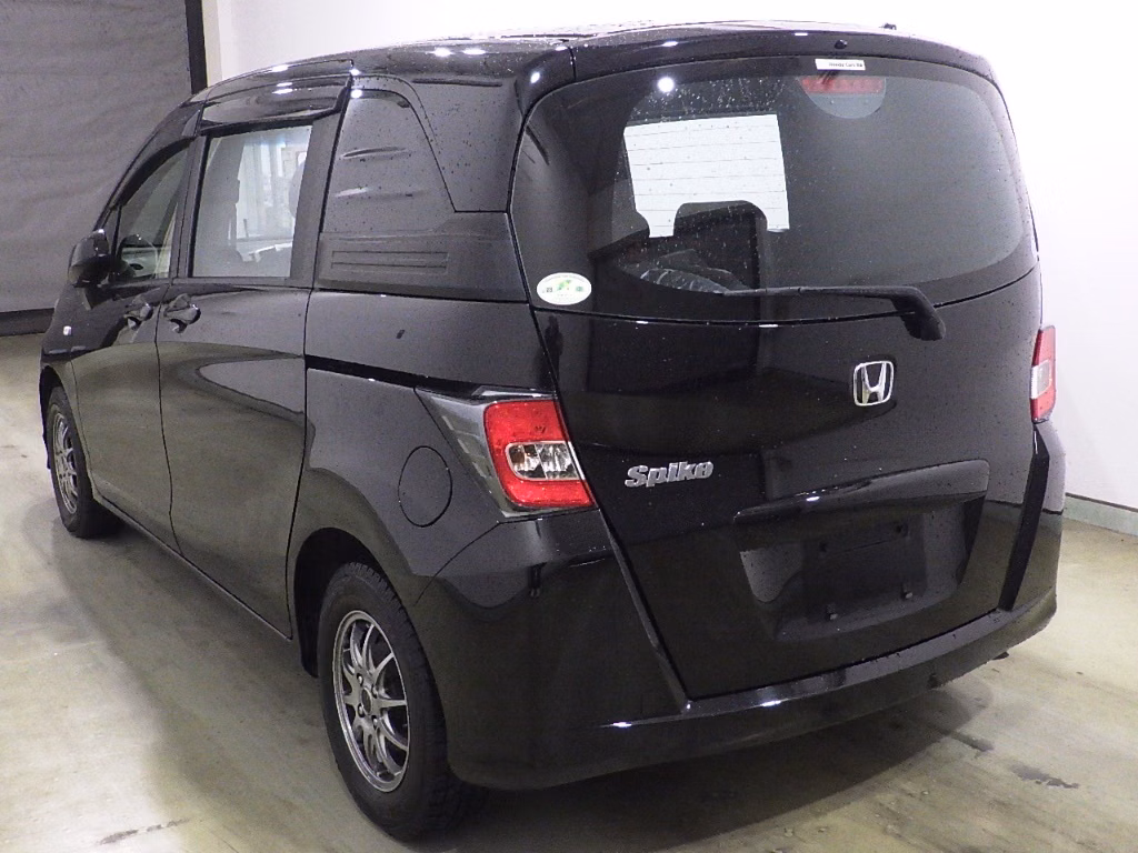HONDA FREED SPIKE