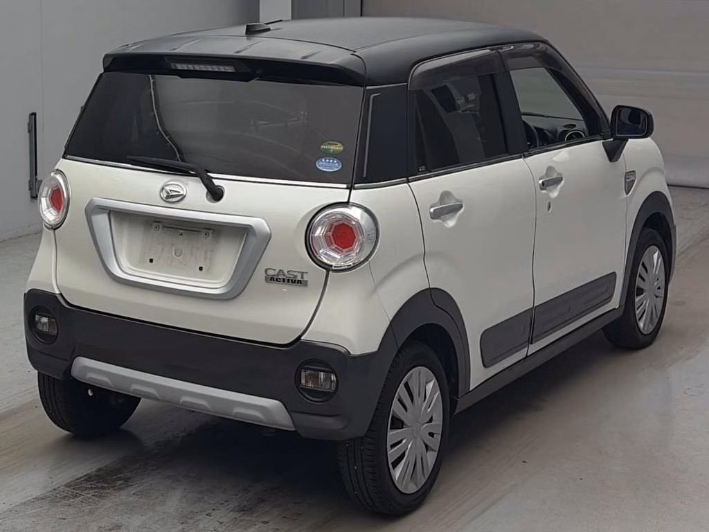 DAIHATSU CAST