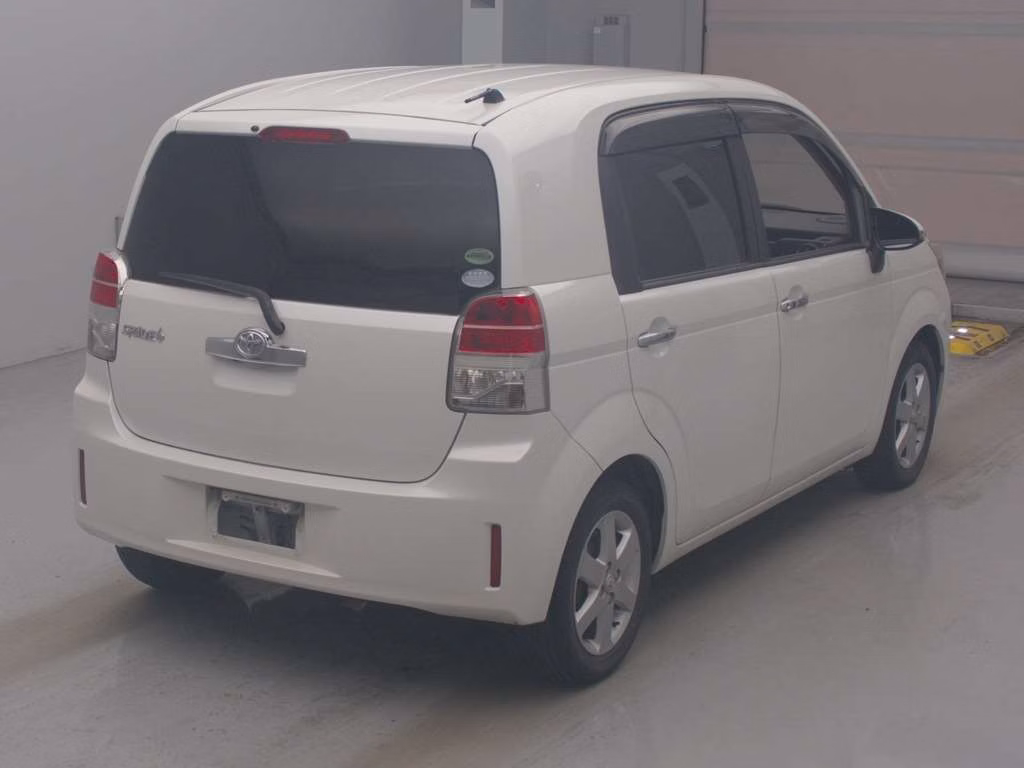 TOYOTA SPADE