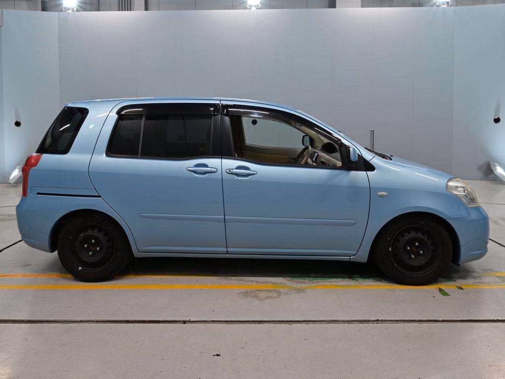 TOYOTA RAUM