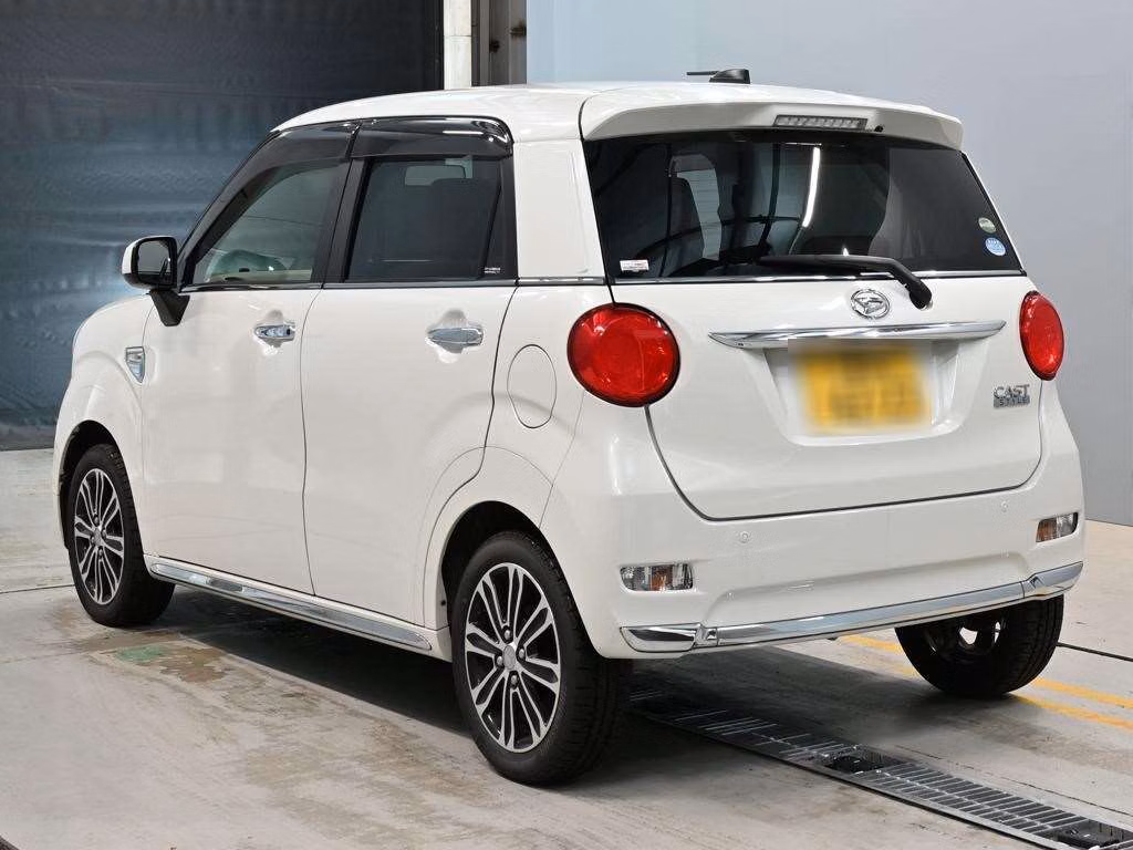 DAIHATSU CAST