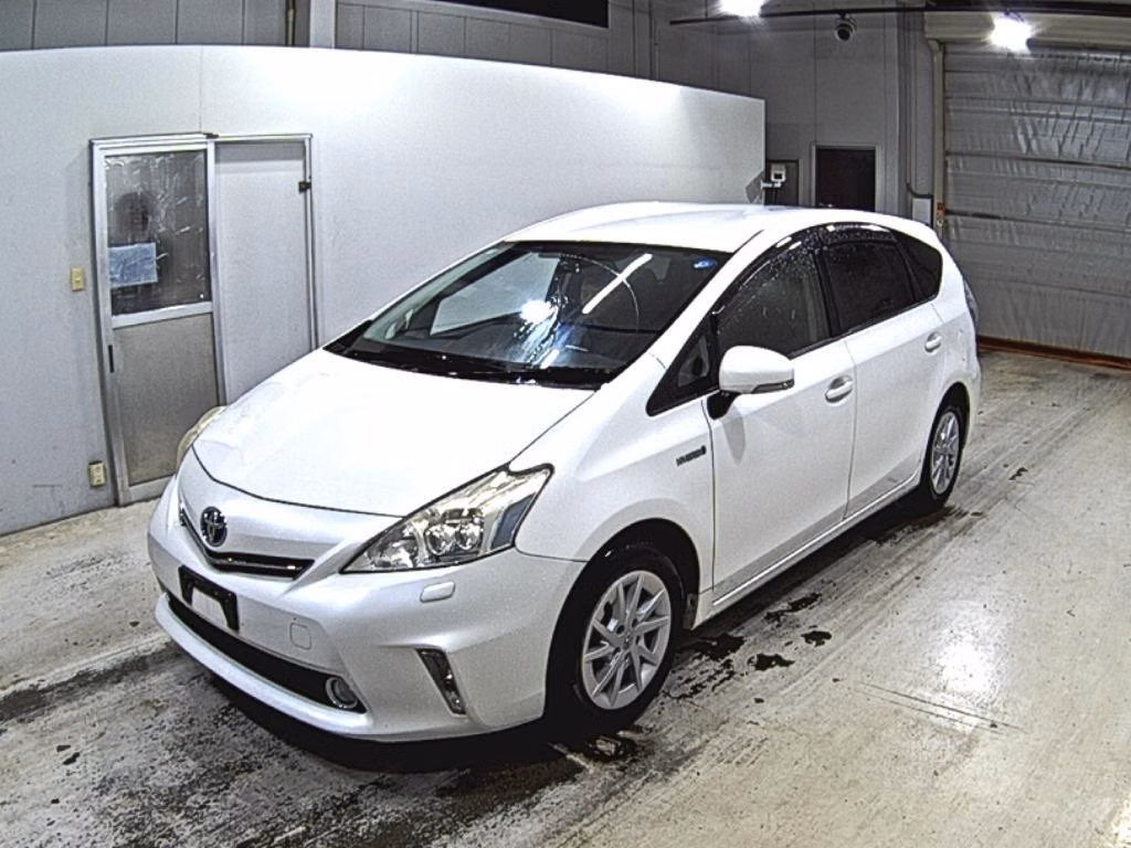 TOYOTA PRIUS ALPHA