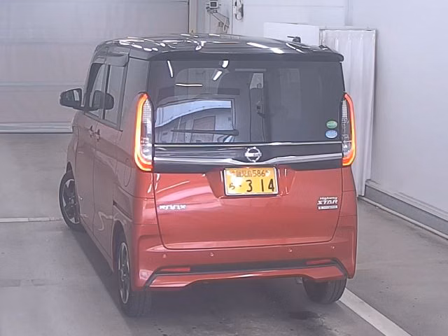 NISSAN ROOX