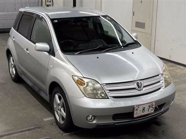 TOYOTA IST