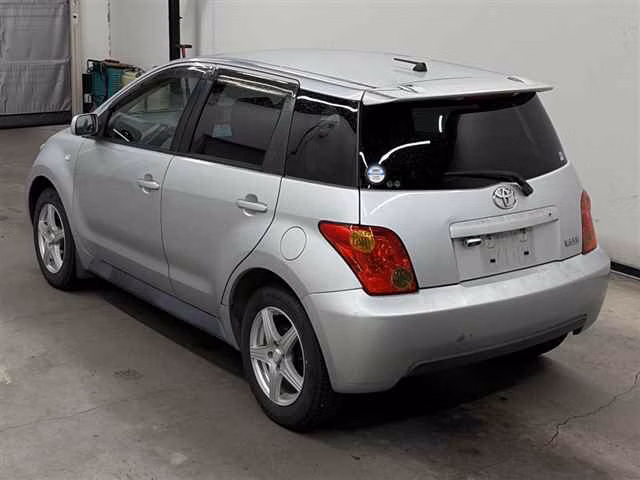 TOYOTA IST