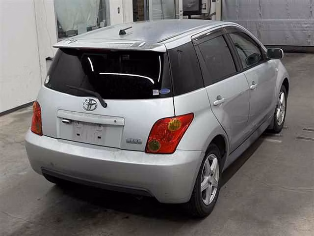 TOYOTA IST