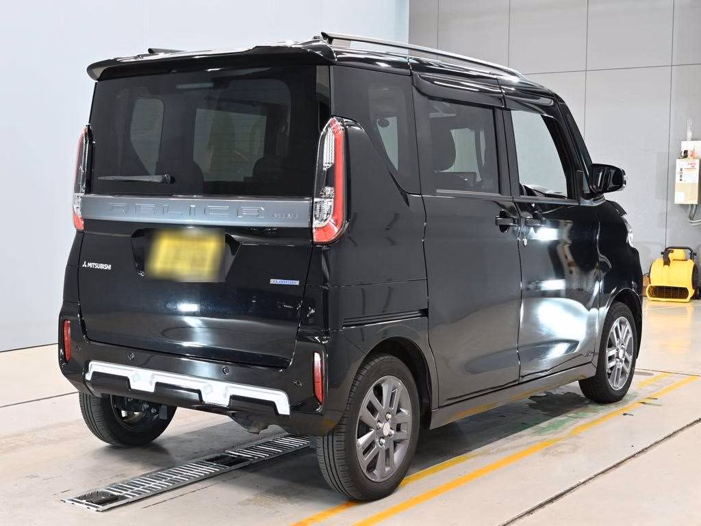 MITSUBISHI DELICA MINI