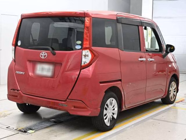 TOYOTA ROOMY