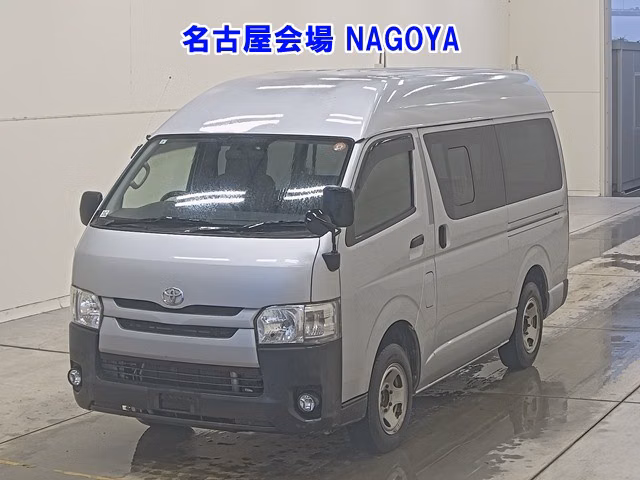 TOYOTA REGIUS ACE