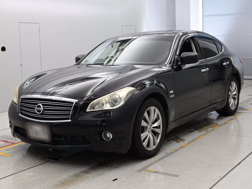 NISSAN FUGA