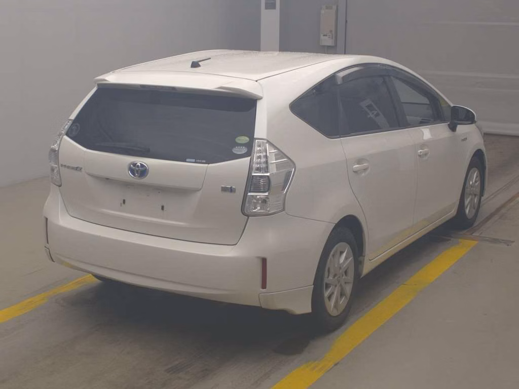 TOYOTA PRIUS ALPHA