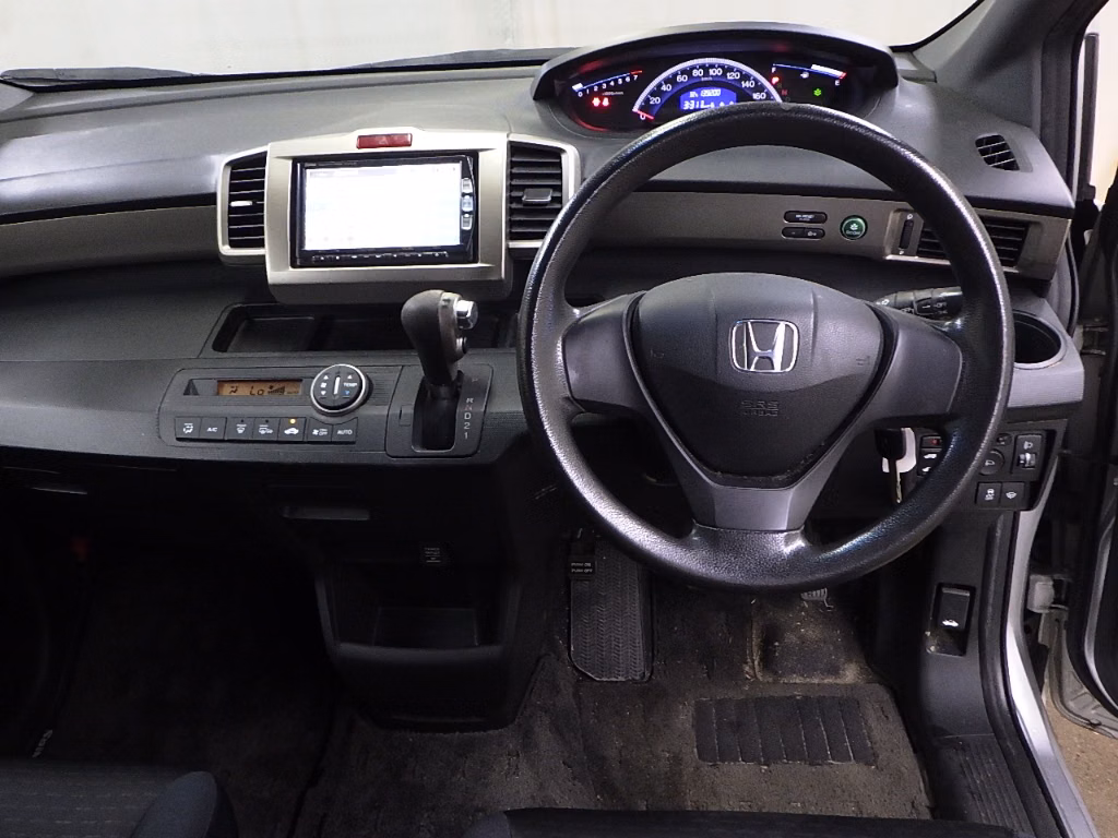 HONDA FREED SPIKE