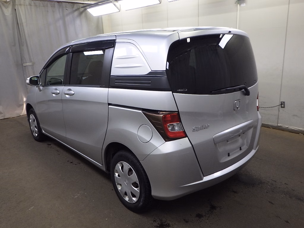 HONDA FREED SPIKE