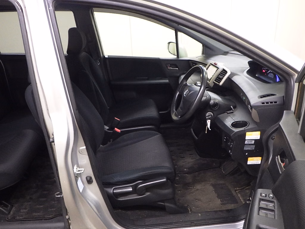HONDA FREED SPIKE