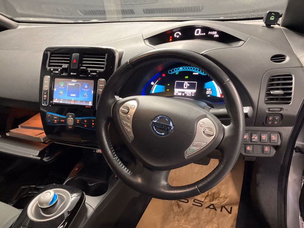 NISSAN LEAF