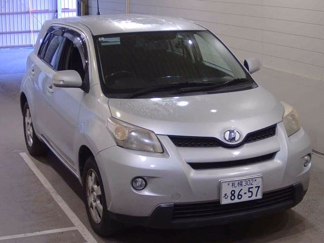 TOYOTA IST