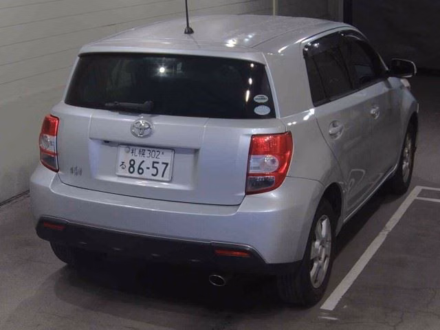 TOYOTA IST