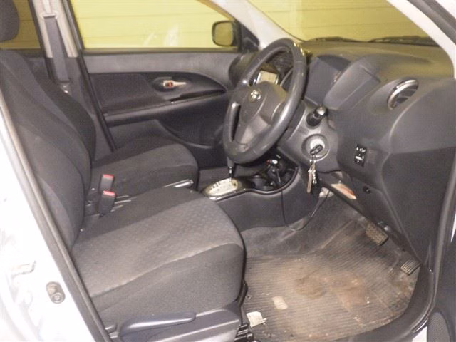 TOYOTA IST