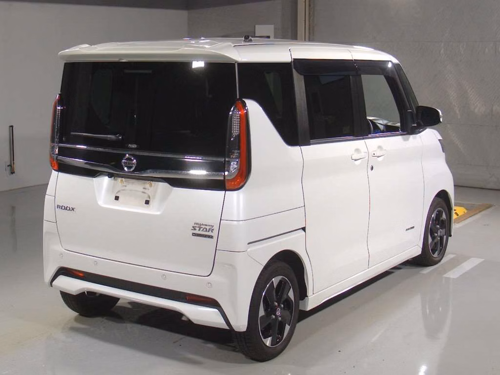 NISSAN ROOX