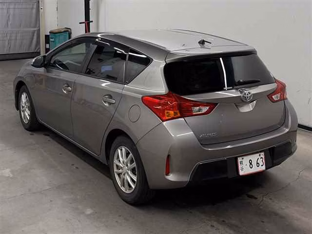 TOYOTA AURIS