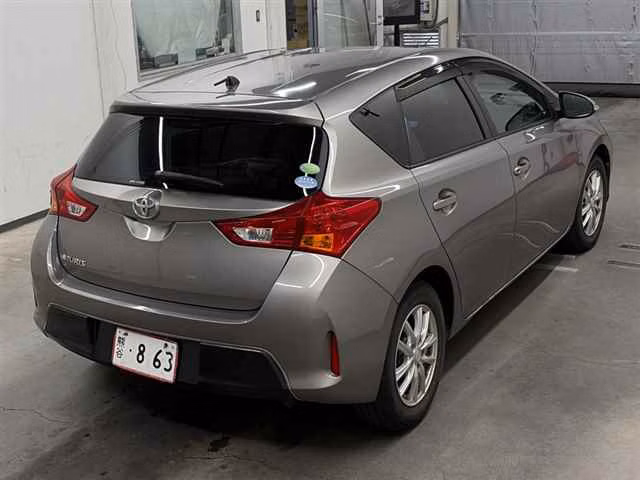TOYOTA AURIS