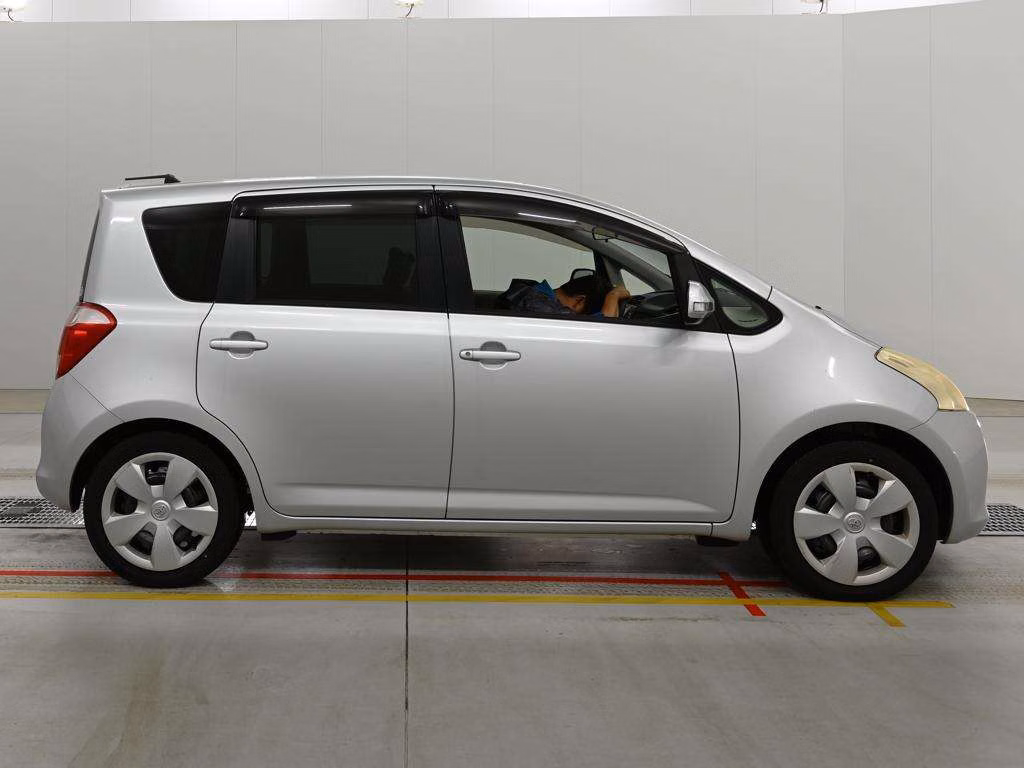 TOYOTA RACTIS