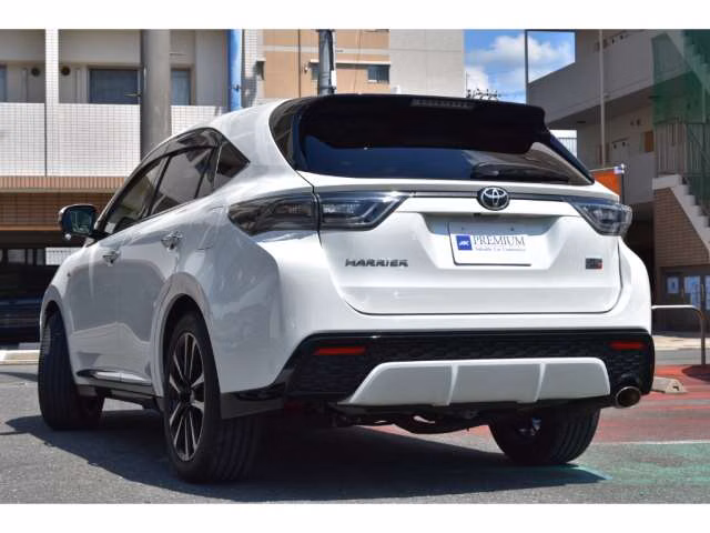 TOYOTA HARRIER
