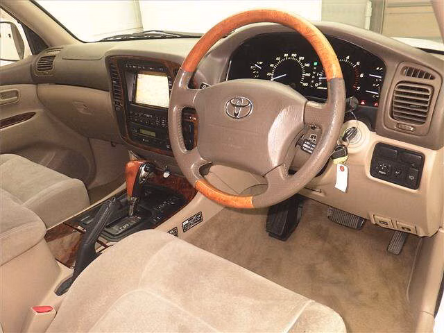TOYOTA LAND CRUISER