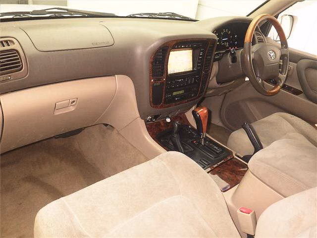 TOYOTA LAND CRUISER