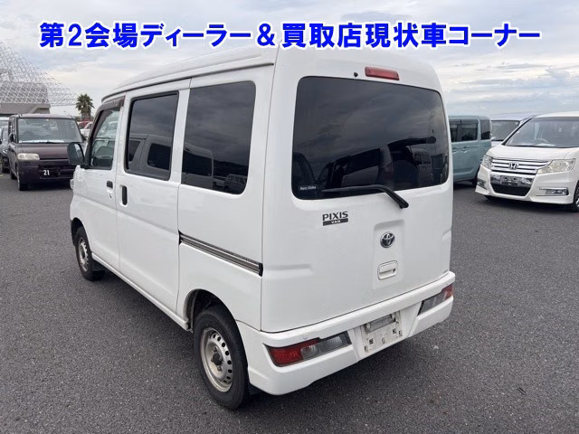 TOYOTA PIXIS VAN