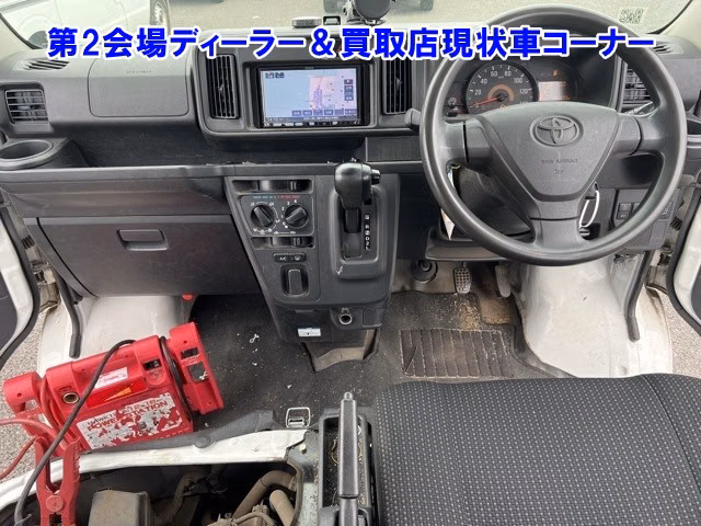 TOYOTA PIXIS VAN