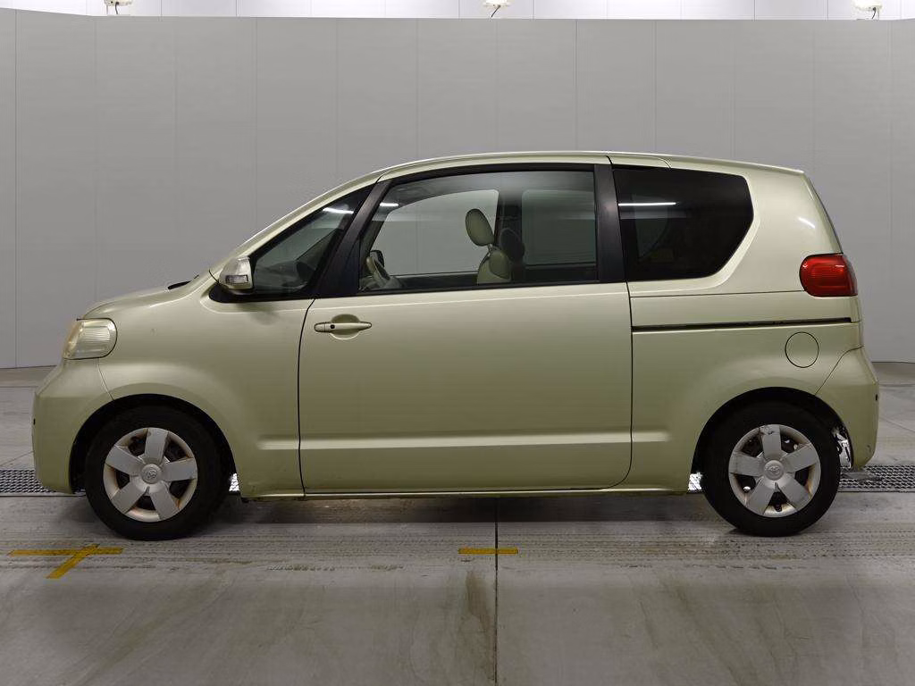 TOYOTA PORTE