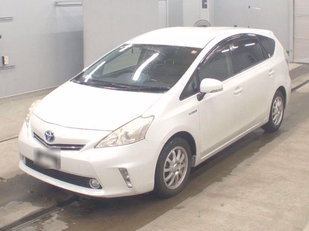 TOYOTA PRIUS ALPHA