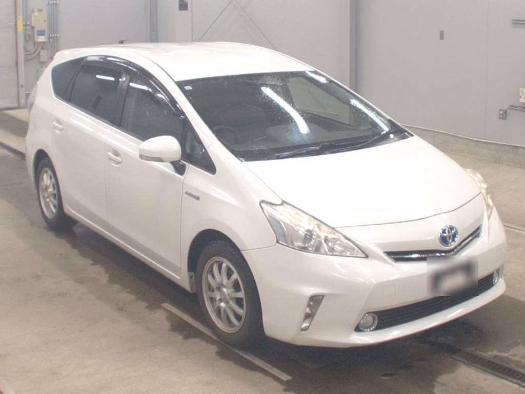 TOYOTA PRIUS ALPHA