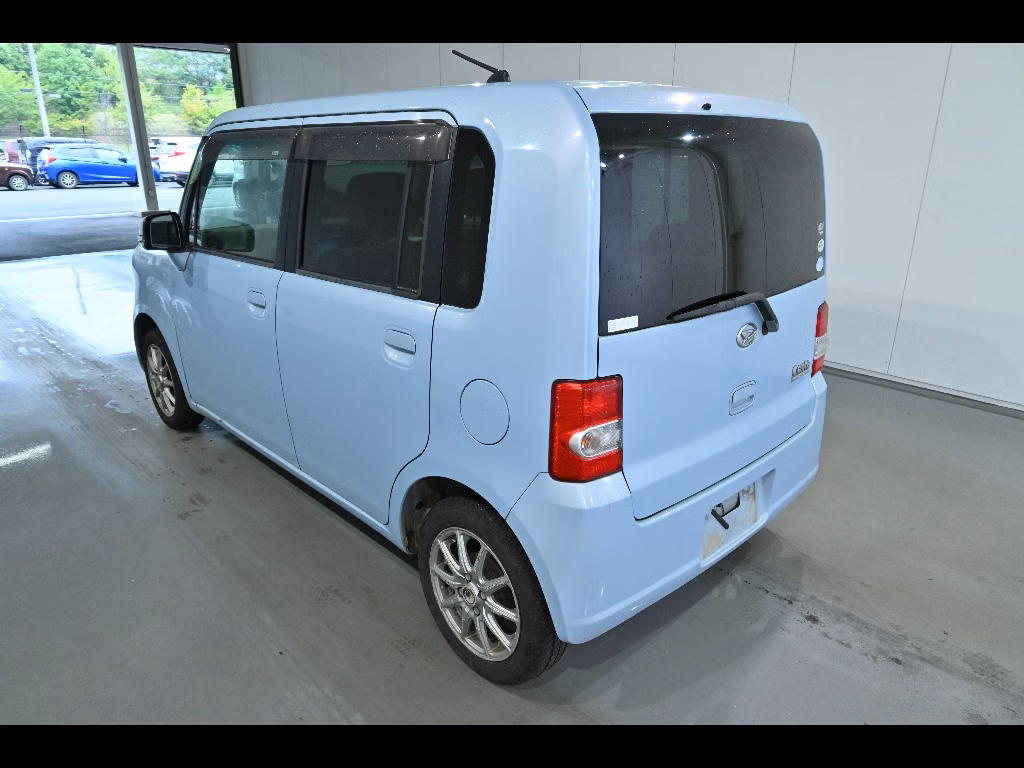 DAIHATSU MOVE CONTE