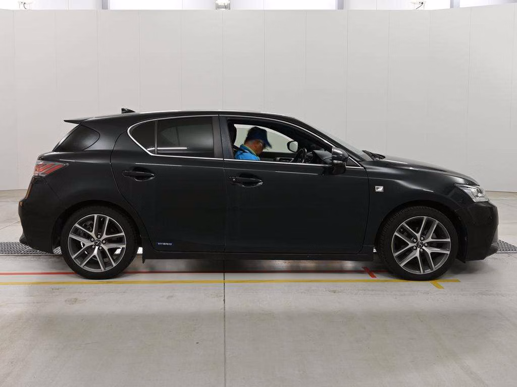 LEXUS CT200H